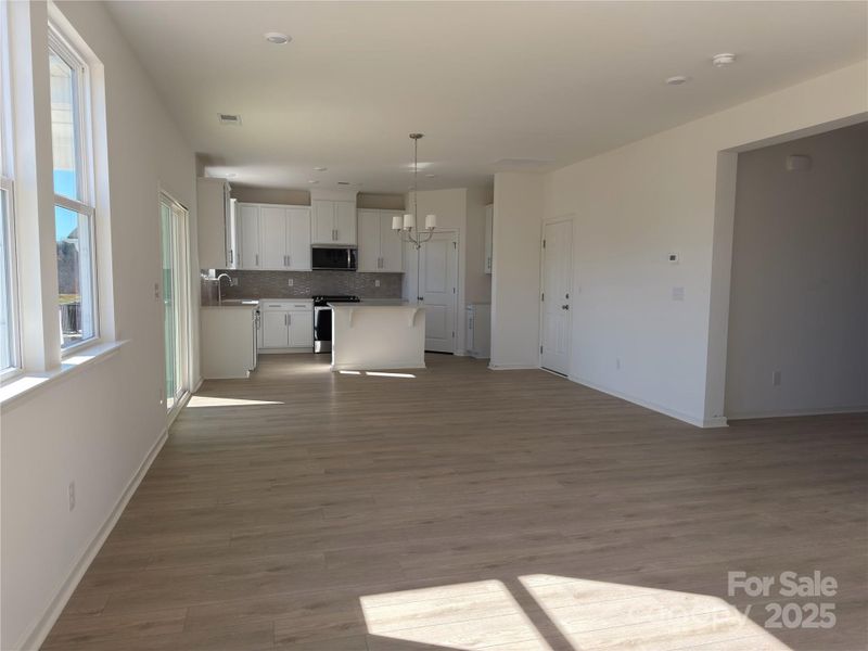 Spacious, unfurnished interior of a new home in Bella Vista Heritage, Denver (Image 11).