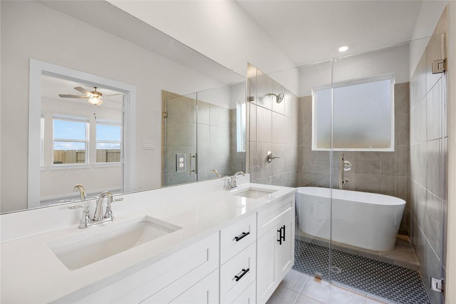 Furnished interior view inside a new home in Creekhaven, Iowa Colony (Image 8).