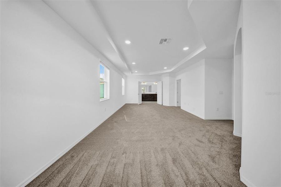 Spacious, unfurnished interior of a new home in , Wesley Chapel (Image 55).