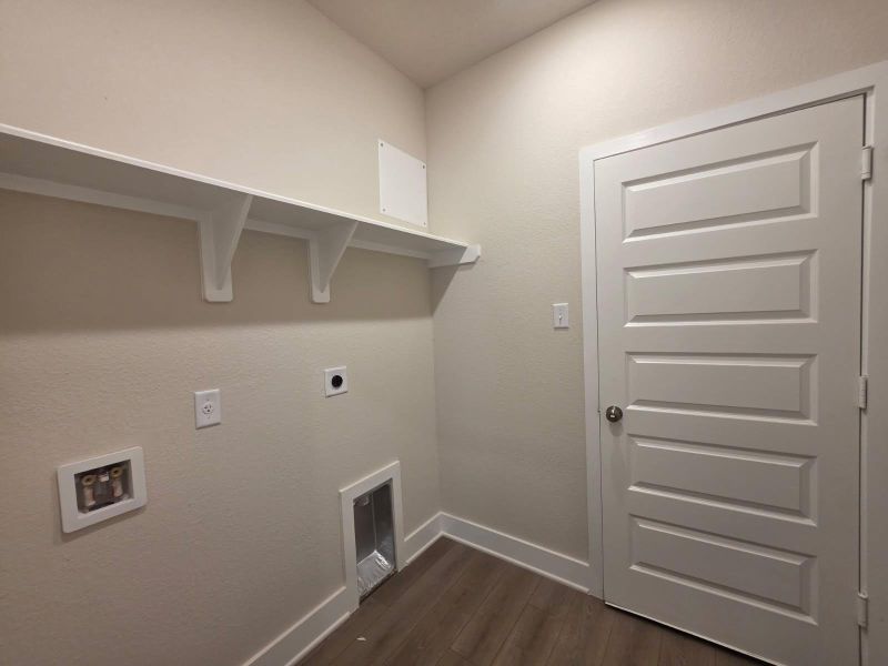 Spacious, unfurnished interior of a new home in , Brenham (Image 11).