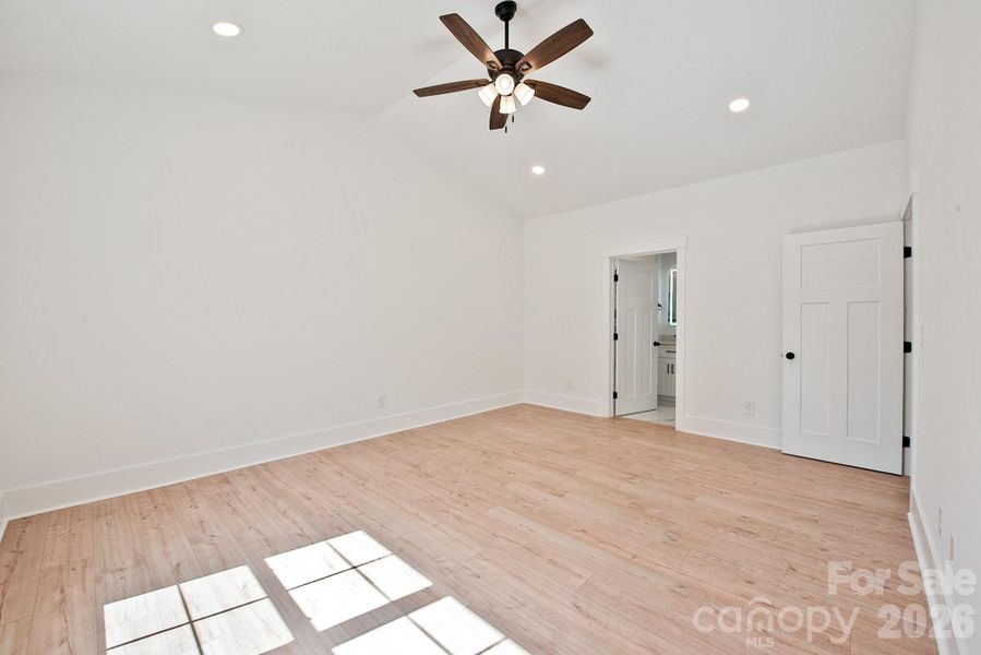 Spacious, unfurnished interior of a new home in , Concord (Image 28).