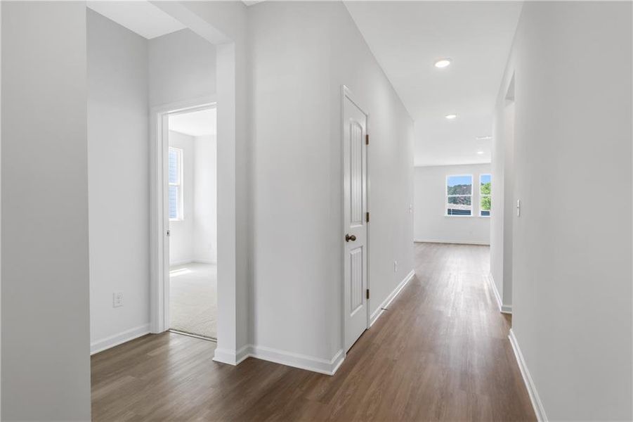 Spacious, unfurnished interior of a new home in Three Rivers, Rome (Image 14).