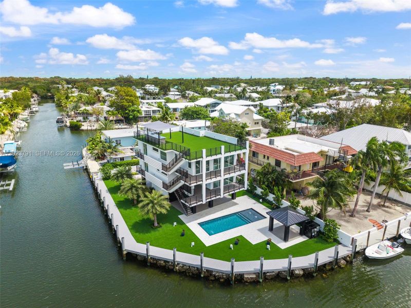 Condo located in Tavernier, FL showcasing its design and architecture (Image 60). Condo located in Tavernier, FL showcasing its design and architecture (Image 60).