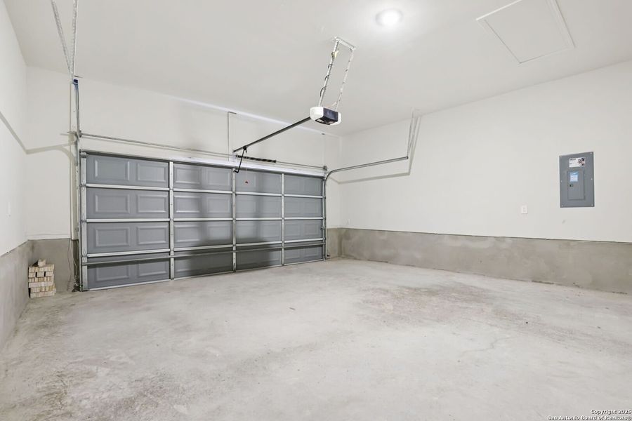 Spacious, unfurnished interior of a new home in Legendary Trails - Classic Series, Cibolo (Image 35).