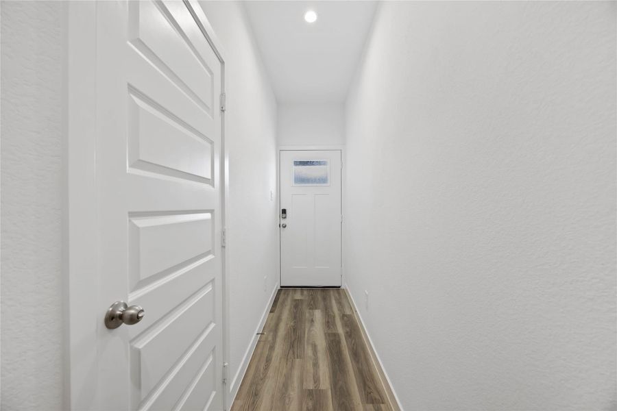 Spacious, unfurnished interior of a new home in Grand West, Houston (Image 12).