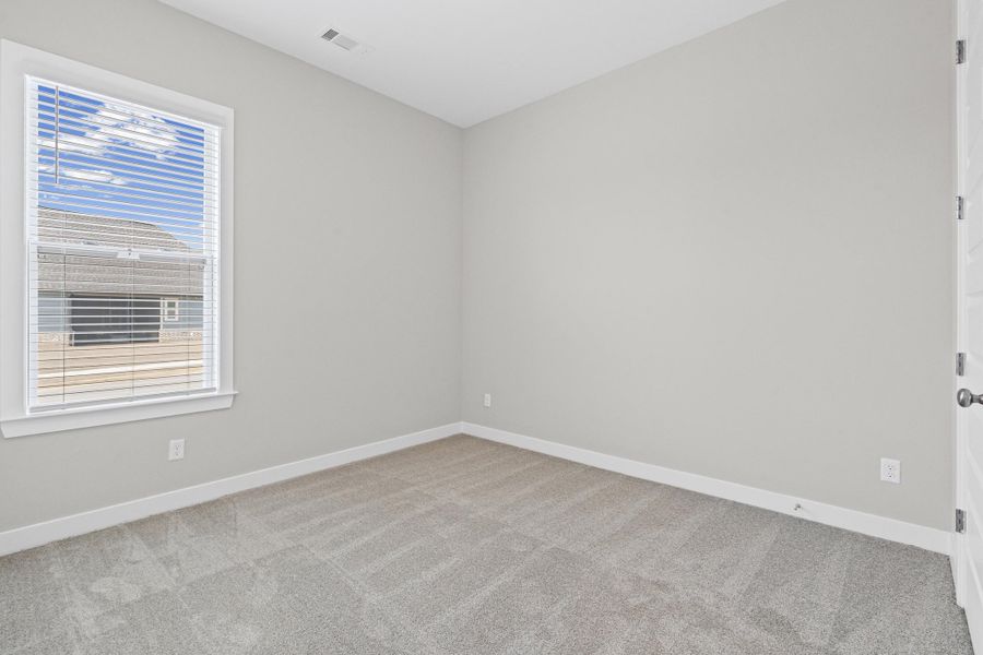 Spacious, unfurnished interior of a new home in Twin Oaks, Oakland (Image 17).