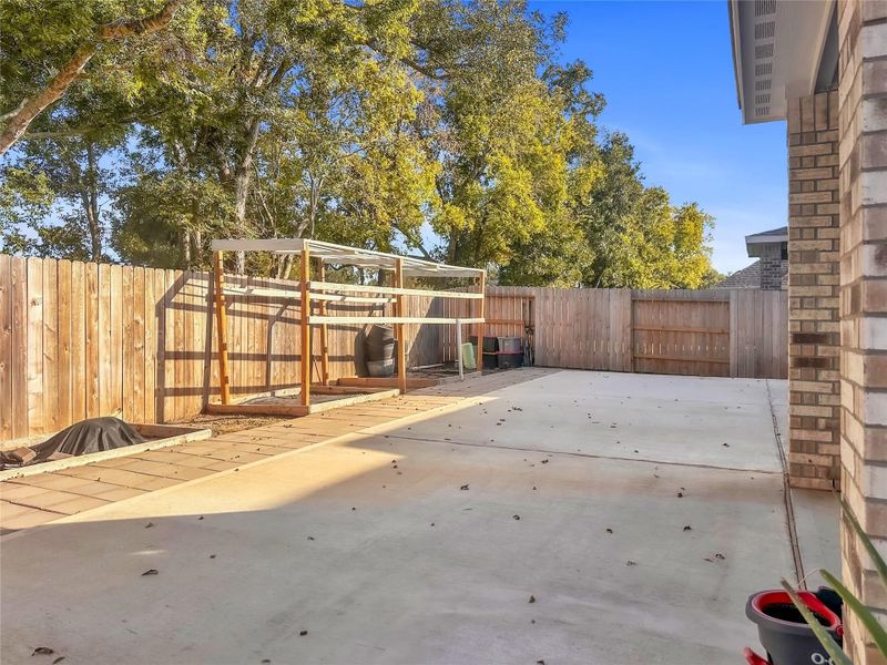 Exterior details and patio area of a home in Creekside Farms, Richmond (Image 22).