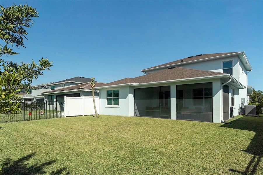 Exterior details and patio area of a home in , Loxahatchee (Image 25).