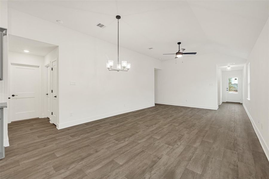 Spacious, unfurnished interior of a new home in Stonebrooke, Conroe (Image 19). Spacious, unfurnished interior of a new home in Stonebrooke, Conroe (Image 19).