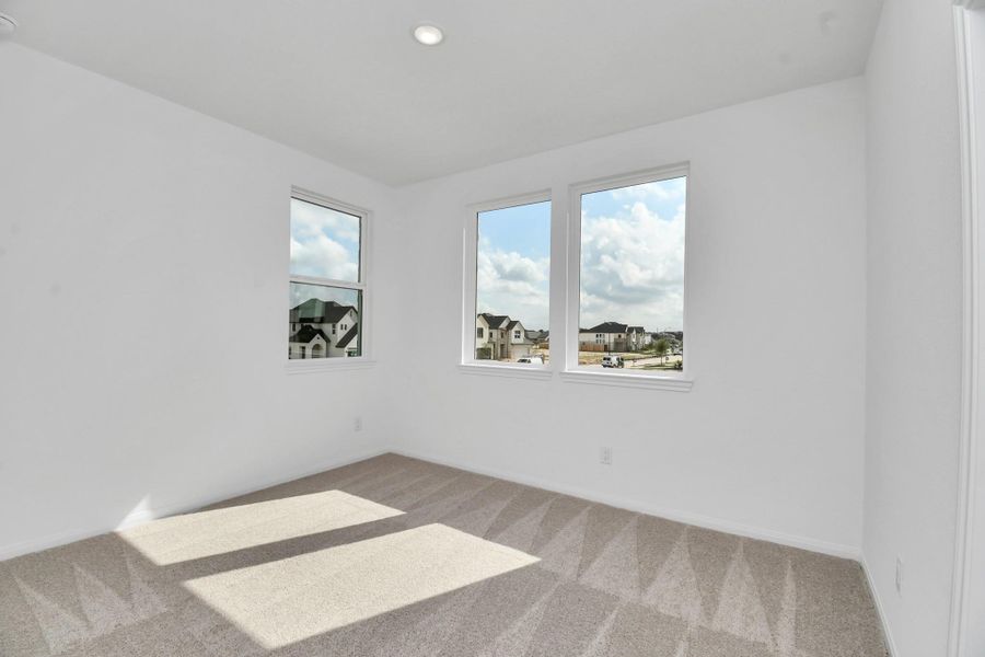 Spacious, unfurnished interior of a new home in Elyson, Katy (Image 17).