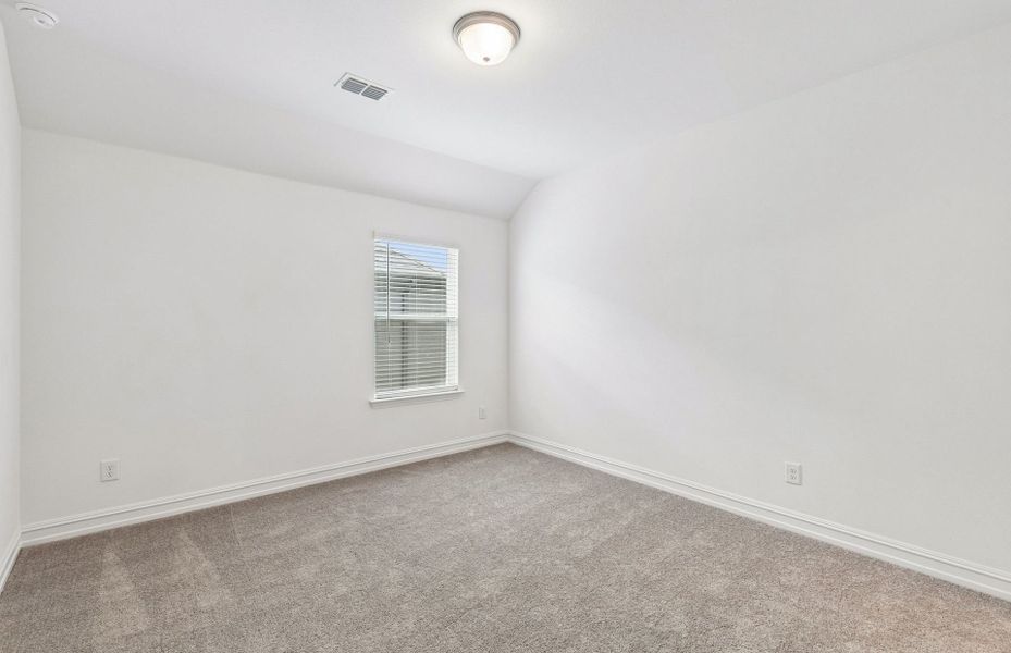 Spacious, unfurnished interior of a new home in Whitewing Trails, Princeton (Image 14).