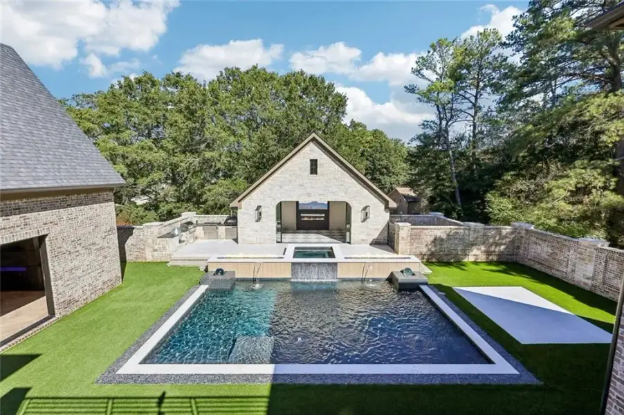 Exterior details and patio area of a home in , Alpharetta (Image 43).