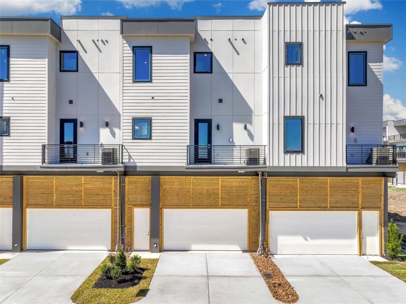 Exterior details and patio area of a home in Lago Pointe, Seabrook (Image 4). Exterior details and patio area of a home in Lago Pointe, Seabrook (Image 4).