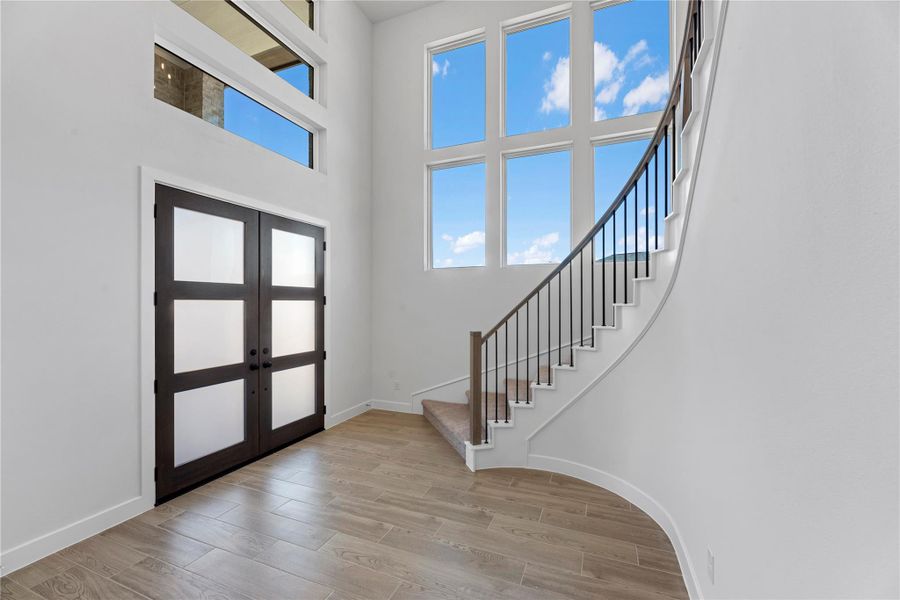 Spacious, unfurnished interior of a new home in Cross Creek West, Fulshear (Image 16).