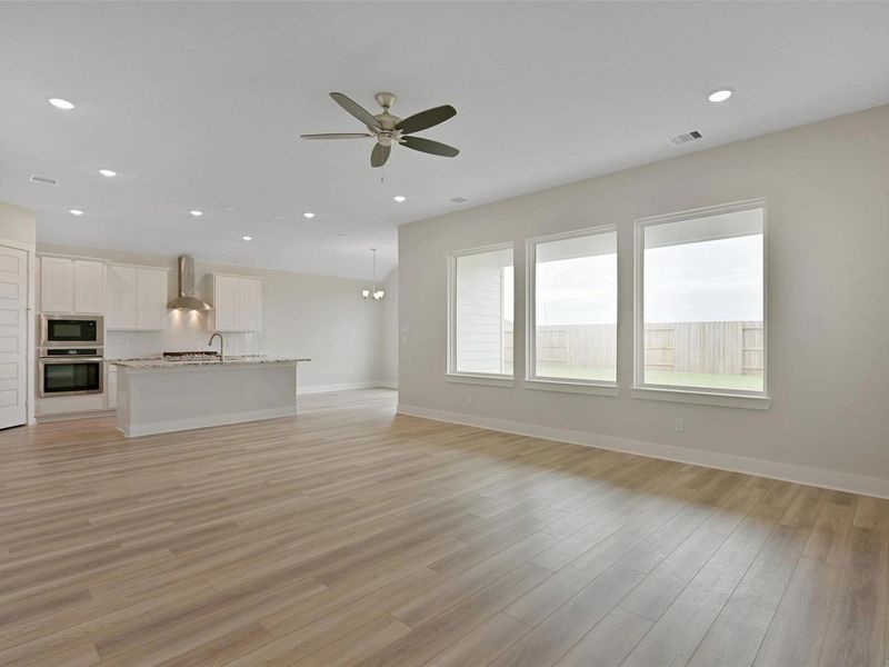 Spacious, unfurnished interior of a new home in Lago Mar, Santa Fe (Image 24).