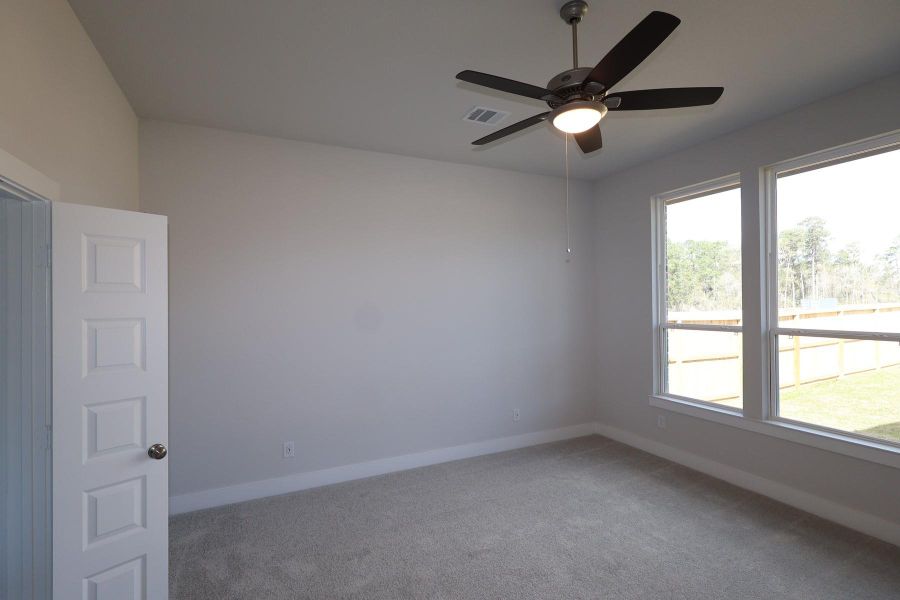 Spacious, unfurnished interior of a new home in Clopton Farms, Montgomery (Image 10).
