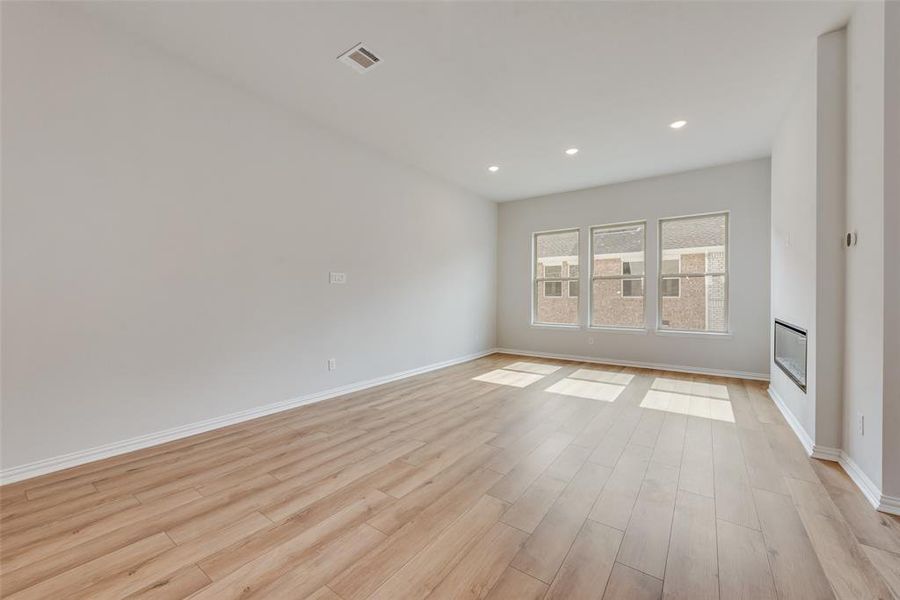 Spacious, unfurnished interior of a new home in City Point, North Richland Hills (Image 21).