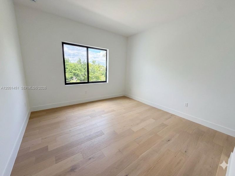Spacious, unfurnished interior of a new home in , Weston (Image 16).