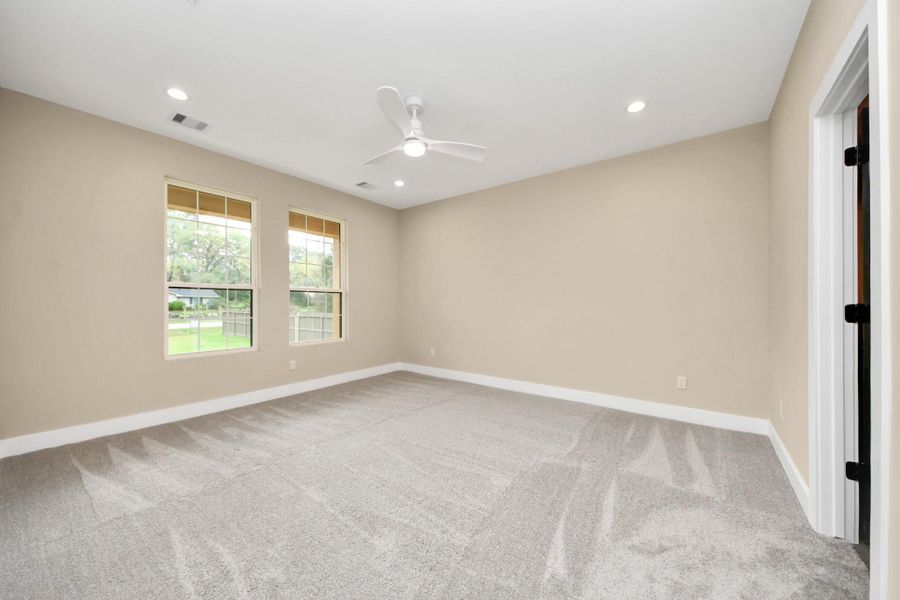 Spacious, unfurnished interior of a new home in , Spring (Image 13).