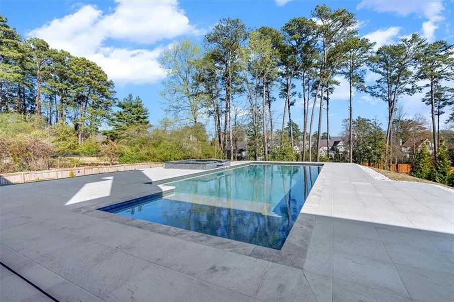 Image 70 of a home in .