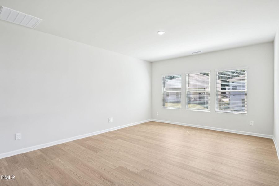 6-web-or-mls-Raleigh - Oak Manor - 713 D