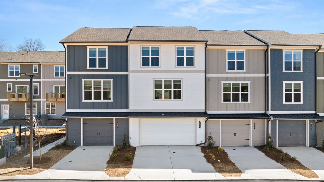 Front exterior of a home in the Asbury Oak community, located in Chattanooga, TN (Image 2).
