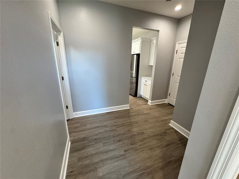 Spacious, unfurnished interior of a new home in , Dade City (Image 54).