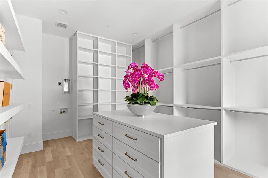 Furnished interior view inside a new home in , Dallas (Image 29).