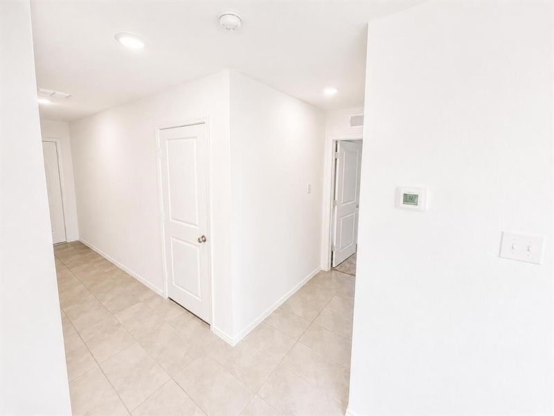 Spacious, unfurnished interior of a new home in Wright Farms: Watermill Collection, Dallas (Image 27).