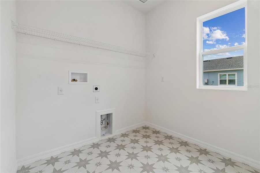 Spacious, unfurnished interior of a new home in Waterset Classic Series, Apollo Beach (Image 22).