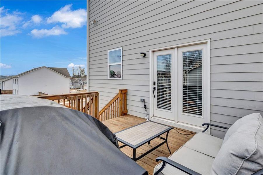 Exterior details and patio area of a home in Thompson Ridge, Dallas (Image 21).