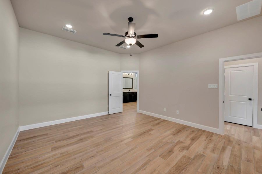 Spacious, unfurnished interior of a new home in Indigo - Enclave Collection, Richmond (Image 15). Spacious, unfurnished interior of a new home in Indigo - Enclave Collection, Richmond (Image 15).