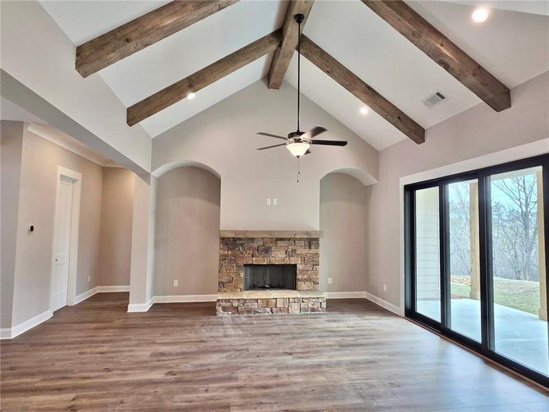 Spacious, unfurnished interior of a new home in , Waleska (Image 11).