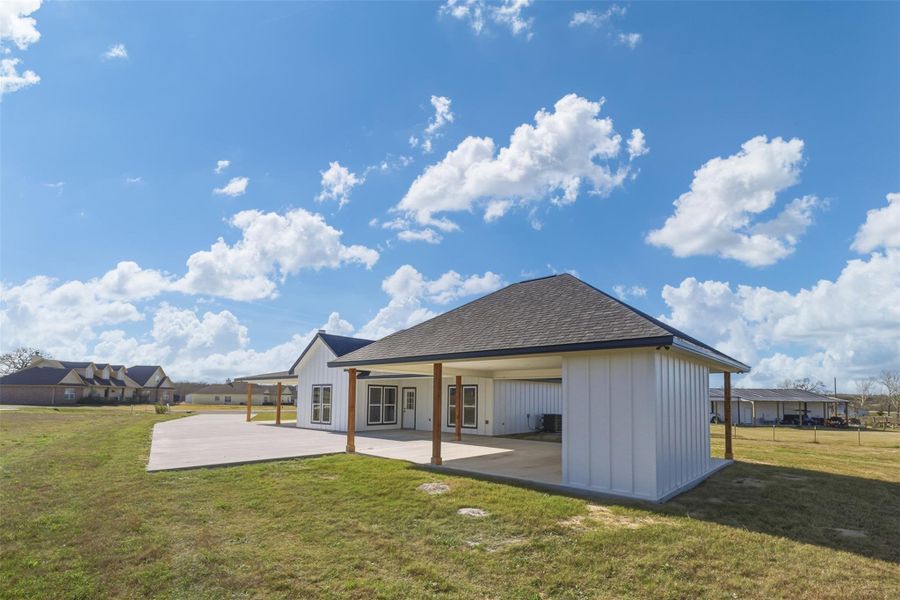 Exterior details and patio area of a home in , Franklin (Image 17).
