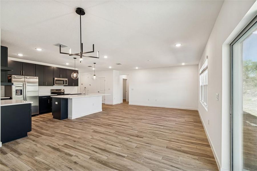 Spacious, unfurnished interior of a new home in Aspire at Glen Aire, Ocala (Image 26).