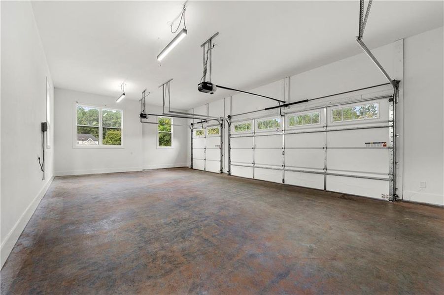 Spacious, unfurnished interior of a new home in , Jefferson (Image 37).