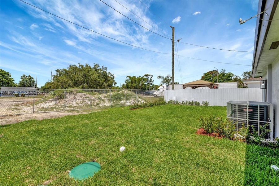 Exterior details and patio area of a home in , Miami Gardens (Image 34).