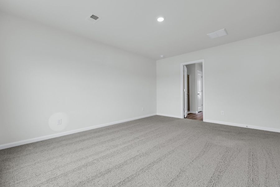 Spacious, unfurnished interior of a new home in Hillcrest, Ravenel (Image 31).