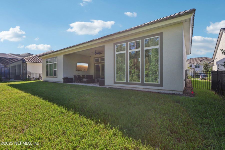 Exterior details and patio area of a home in Tamaya, Jacksonville (Image 30). Exterior details and patio area of a home in Tamaya, Jacksonville (Image 30).