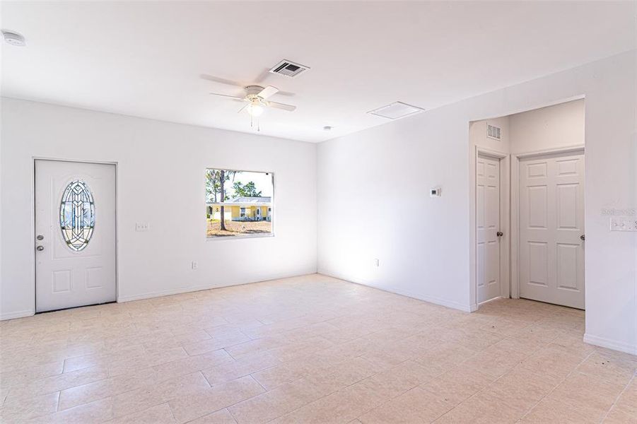 Spacious, unfurnished interior of a new home in , Lake Placid (Image 11).