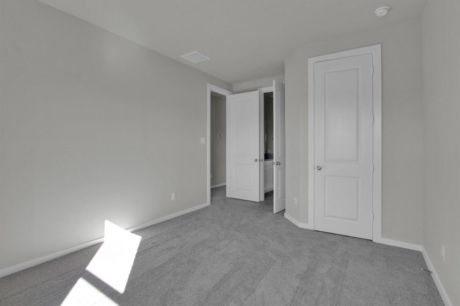 Spacious, unfurnished interior of a new home in Canterra Creek  60', Rosharon (Image 42).