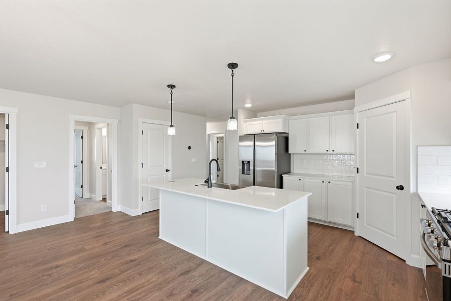 Representative furnished interior of a home built from the Laurel by MonteVista Homes in IronHorse, Prineville (Image 9).
