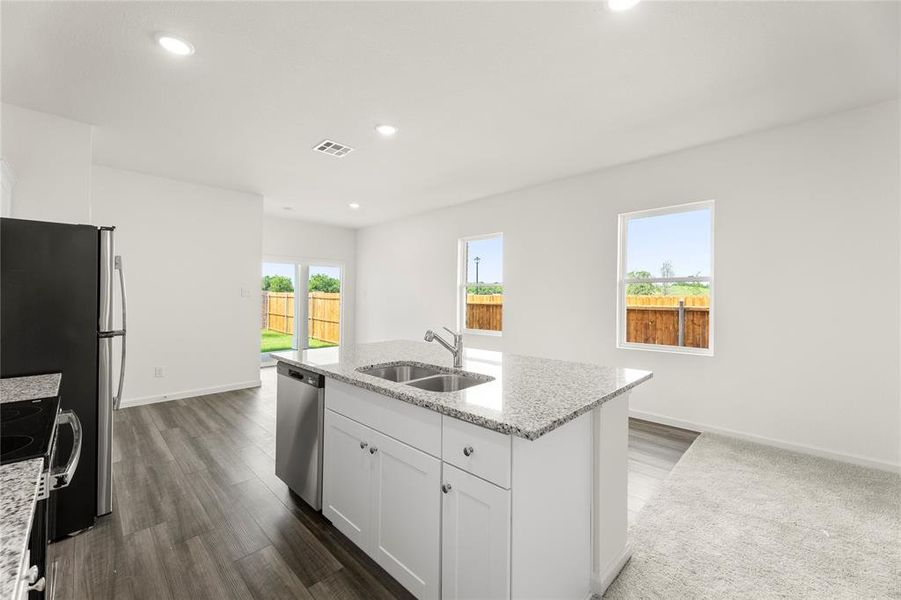 15. 102 Connecticut - Kitchen (4) 15. 102 Connecticut - Kitchen (4)