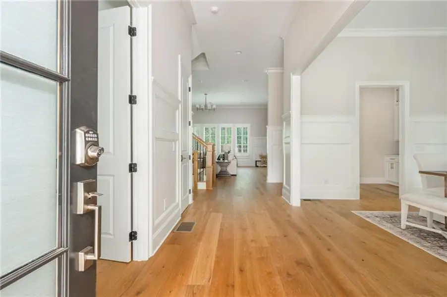 Spacious, unfurnished interior of a new home in , Brookhaven (Image 21).