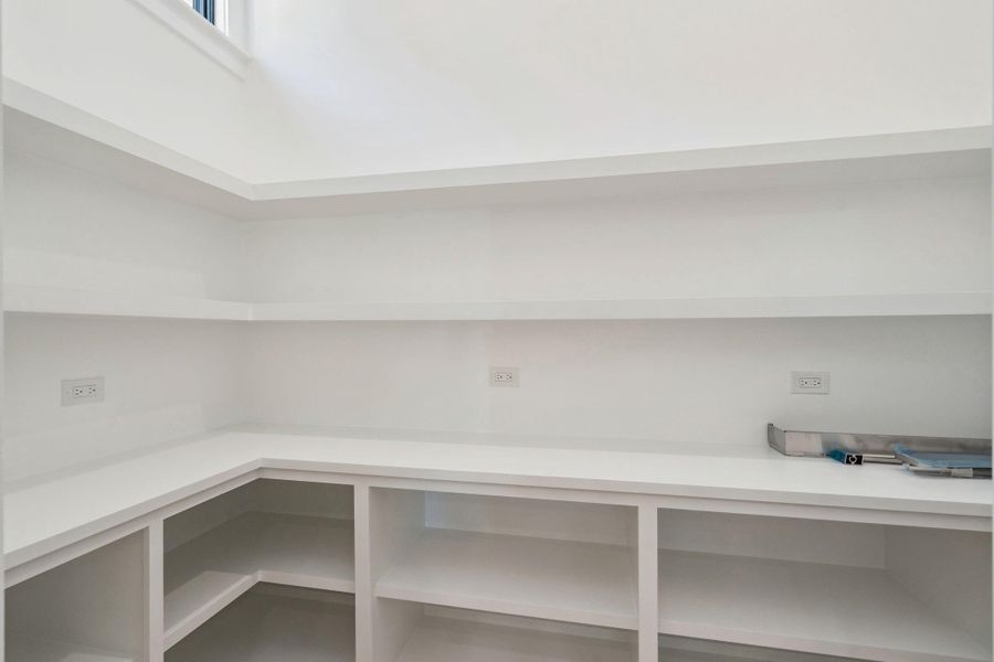 Image 83 of a home in .