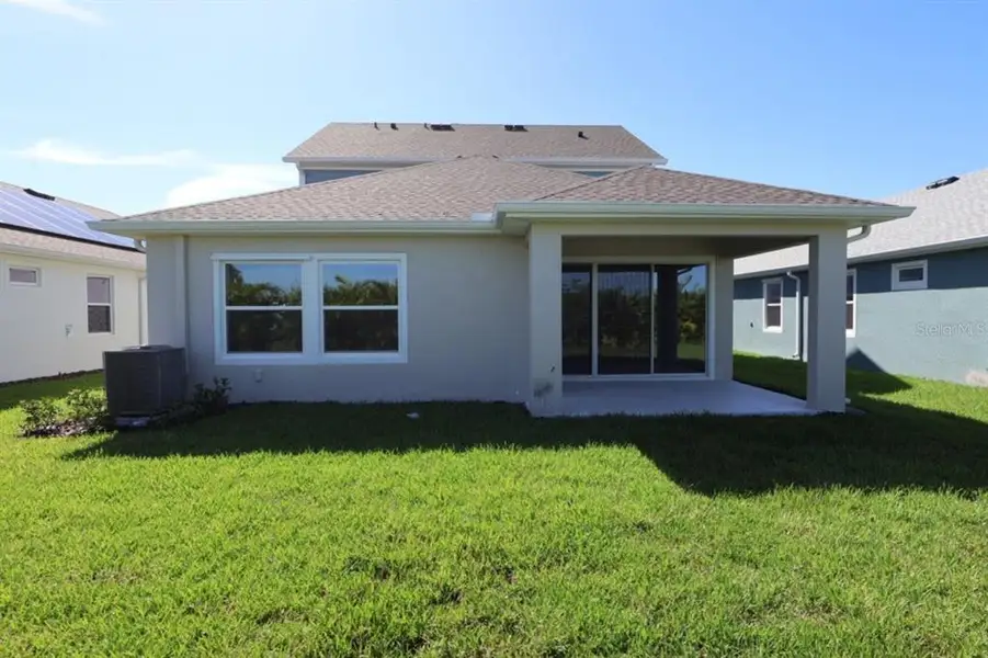 Exterior details and patio area of a home in , Apollo Beach (Image 3).