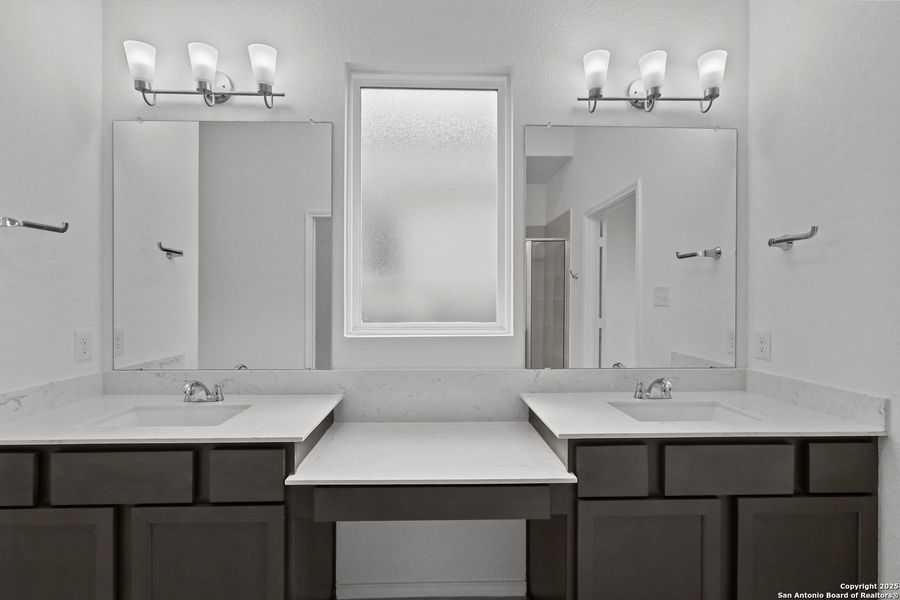 Furnished interior view inside a new home in Sunflower Ridge, New Braunfels (Image 11).