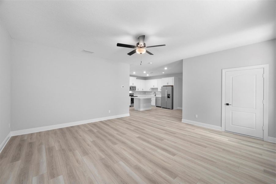 Spacious, unfurnished interior of a new home in Celebration Pointe, Fort Pierce (Image 10).