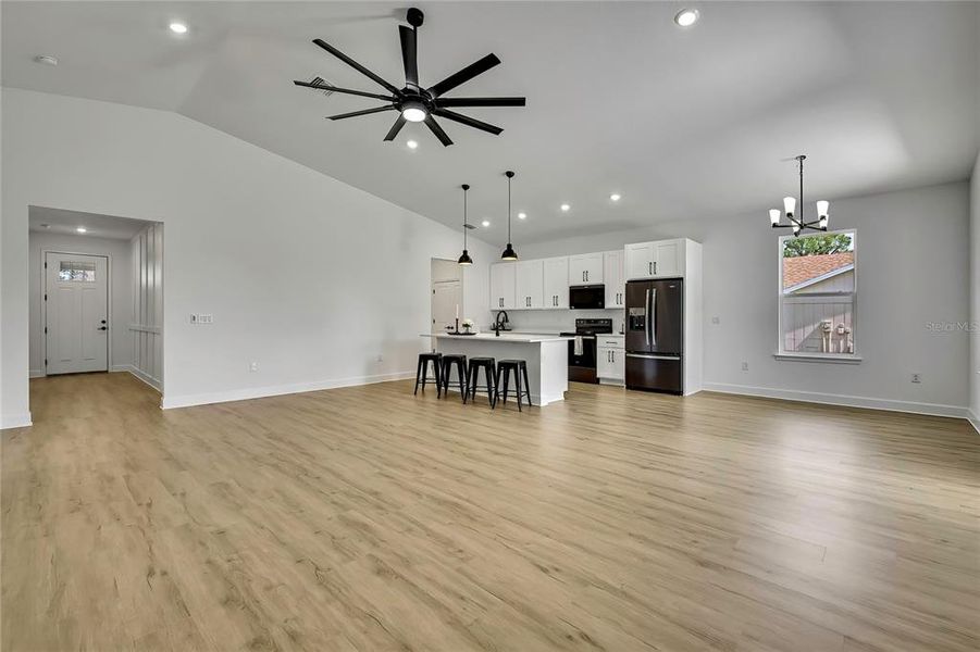 Spacious, unfurnished interior of a new home in , Spring Hill (Image 37).