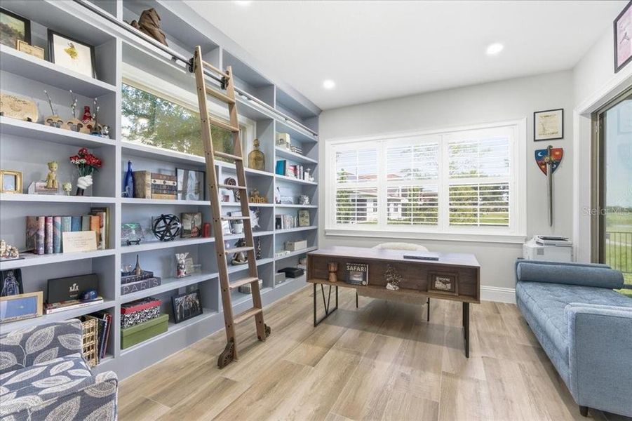 Furnished interior view inside a new home in , Orlando (Image 14).